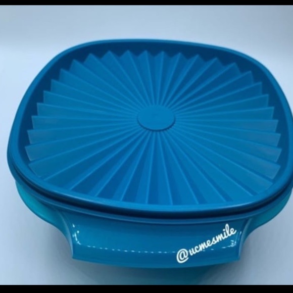 Tupperware Blue Medium Servalier Bowl Container Set - Picture 3 of 6